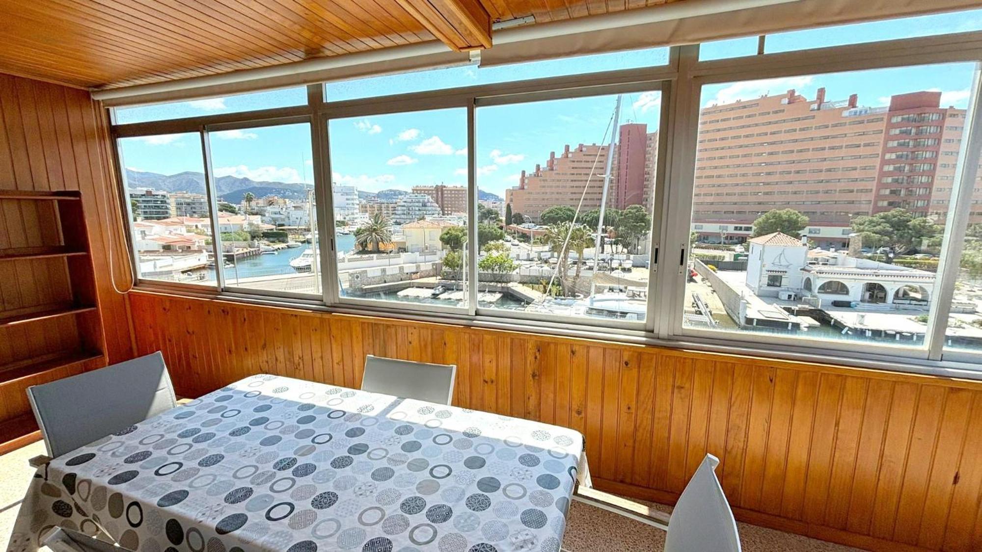 Cap Llarg Appartement Roses